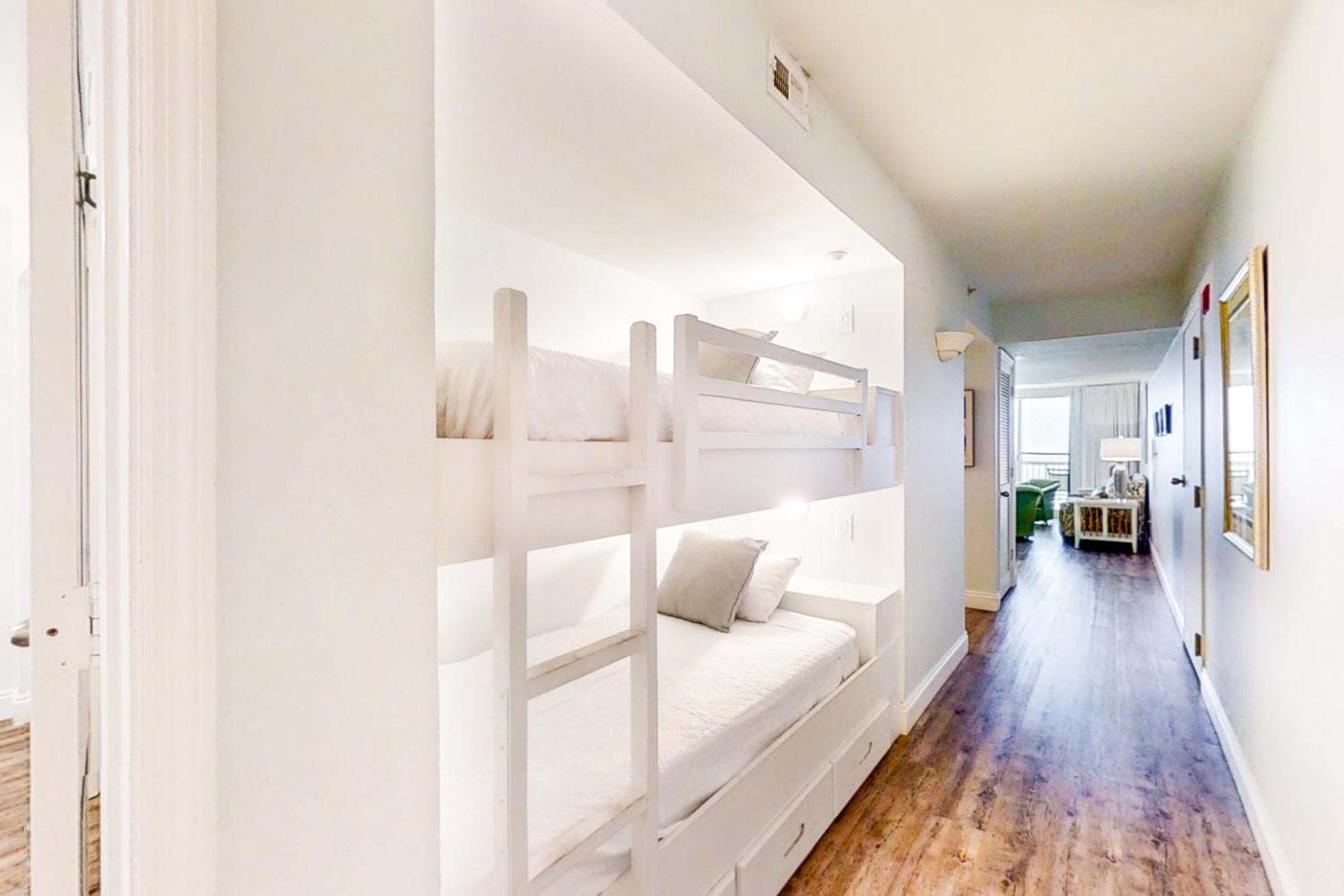 Pelican Beach Resort Дестин Номер фото