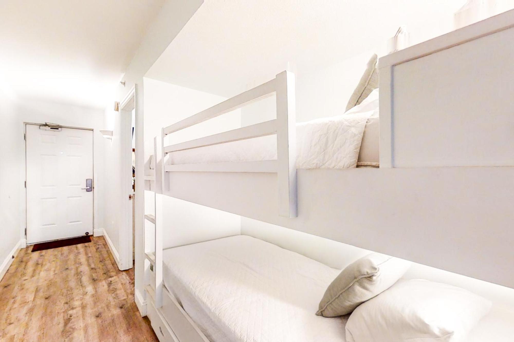 Pelican Beach Resort Дестин Номер фото